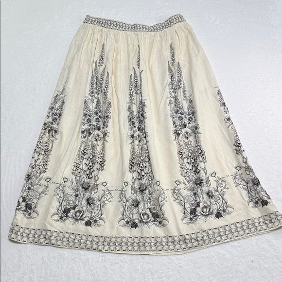 Max Studio Dresses & Skirts - Max Studio Cream and Black A-Line Skirt